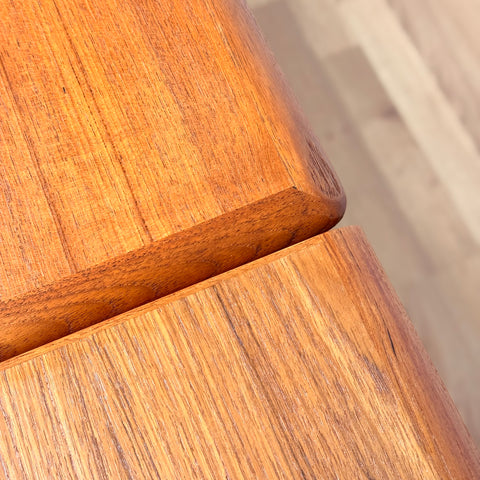 Dining table in teak, 1950s-60s, Denmark - Beyo Vintage