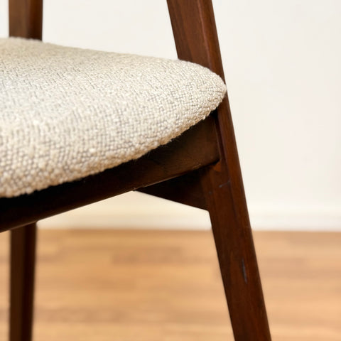 Set of 4 dining chairs with armrest in stained beech, 1950s-60s, Denmark - Beyo Vintage