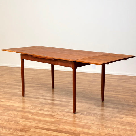 Dining table in teak, 1950s-60s, Denmark - Beyo Vintage