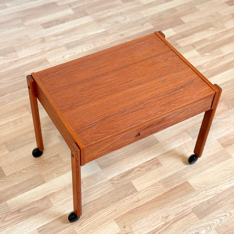 Side table in teak, 1950s-60s, Denmark - Beyo Vintage