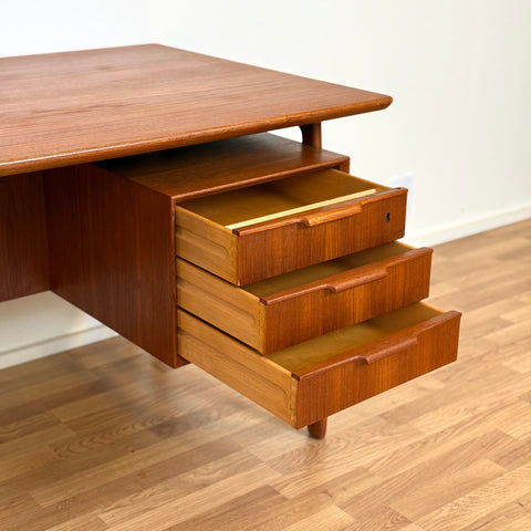 Writing desk "Model 75" in teak by Gunni Omann for Omann Jun A/S, 1960s-70s, Denmark - Beyo Vintage
