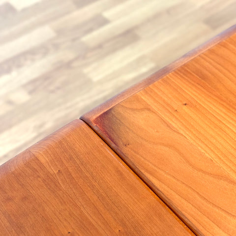 Dining table "Timeless" in oak by Haslev Møbelsnedkeri, 1990s, Denmark - Beyo Vintage
