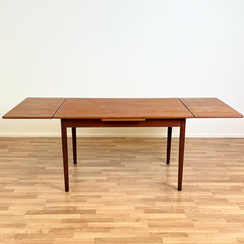 Dining table in teak, 1950s-60s, Denmark - Beyo Vintage