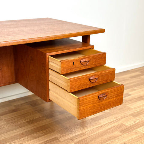 Writing desk "FM60" in teak by Kai Kristiansen for Feldballes Møbelfabrik, 1950s-60s, Denmark - Beyo Vintage