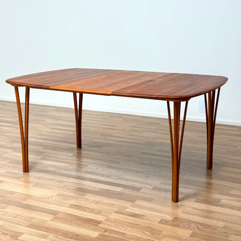 Dining table "Timeless" in oak by Haslev Møbelsnedkeri, 1990s, Denmark - Beyo Vintage