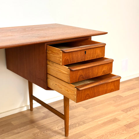 PRICE Writing desk in teak, 1950s-60s, Denmark - Beyo Vintage