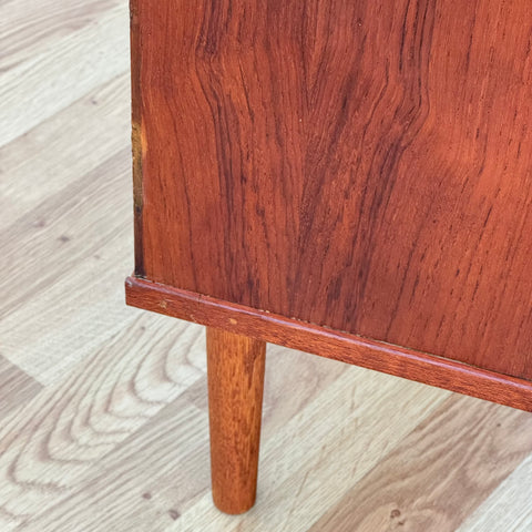 Chest of drawers in teak, Denmark, 1950-60s. - Beyo Vintage