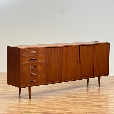 Mid century Danish teak sideboard, Denmark 1960 - Beyo Vintage