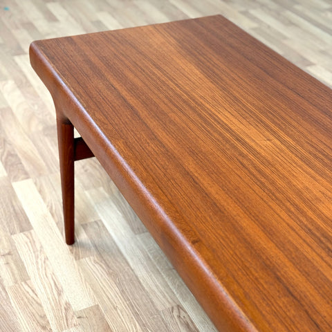 Coffee table in teak by Johannes Andersen, 1950s-60s, Denmark - Beyo Vintage