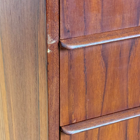 Danish teak chest of drawers, 1950s-60s. - Beyo Vintage