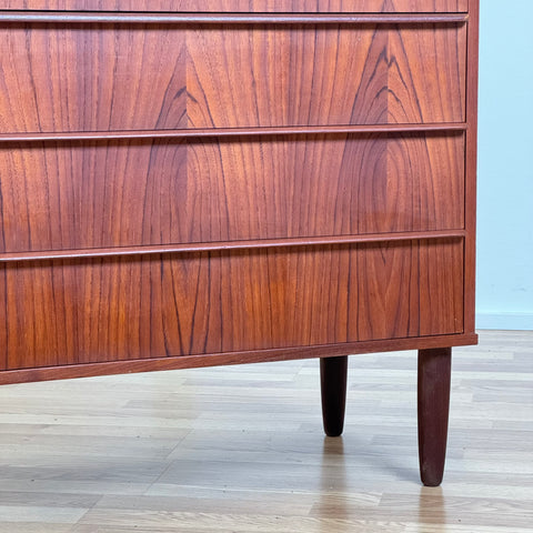 Danish teak chest of drawers, 1950s-60s. - Beyo Vintage