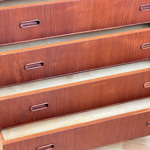 Chest of drawers in teak, Denmark, 1950s-60s. - Beyo Vintage