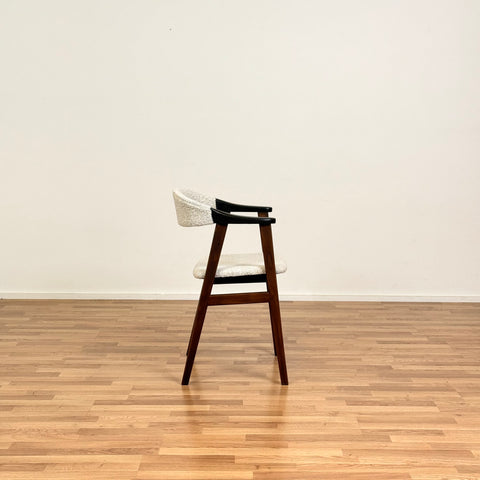 Set of 4 dining chairs with armrest in stained beech, 1950s-60s, Denmark - Beyo Vintage