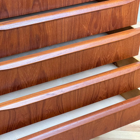Teak chest of drawers, Denmark, 1950s-60s. - Beyo Vintage