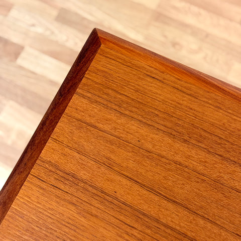 PRICE Dining table in teak, 1950s-60s, Denmark - Beyo Vintage