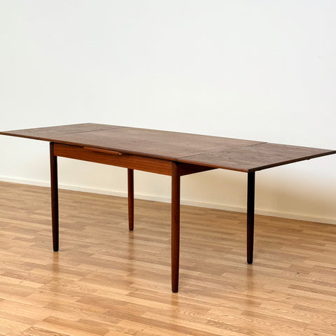 Dining table in teak, 1950s-60s, Denmark - Beyo Vintage