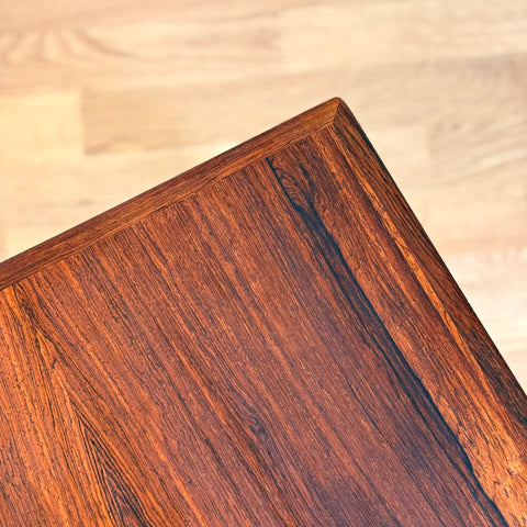 Sidobord i Santosrosenträ, designad av Bent Silberg, 1950-60-tal, Danmark