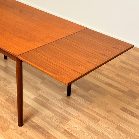 Dining table in teak, 1950s-60s, Denmark