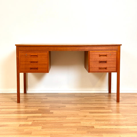 Writing desk in teak, 1970s, Denmark - Beyo Vintage