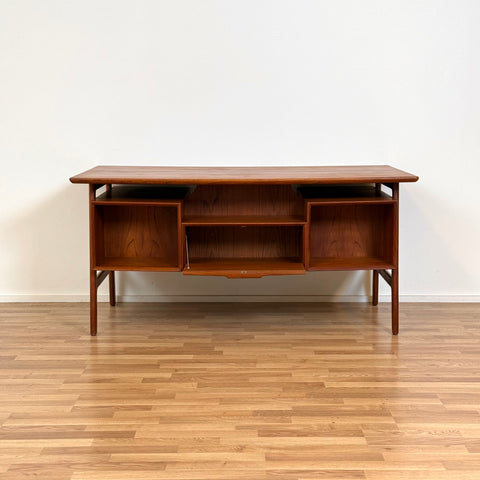 Writing desk "Model 75" in teak by Gunni Omann for Omann Jun A/S, 1960s-70s, Denmark - Beyo Vintage