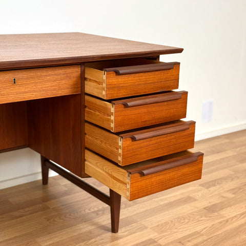 Writing desk in teak, 1950s-60s, Denmark - Beyo Vintage