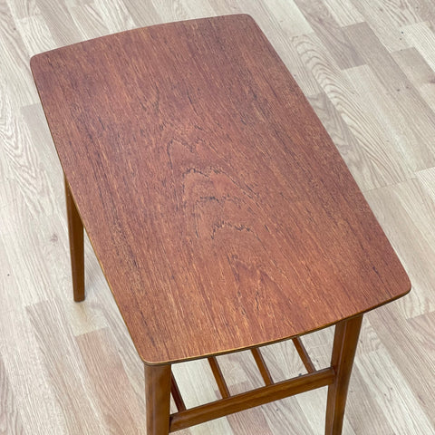 Danish side table in teak, 1950s-60s. - Beyo Vintage