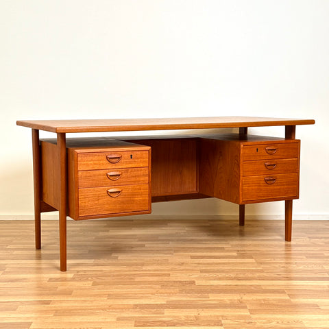 Writing desk "FM60" in teak by Kai Kristiansen for Feldballes Møbelfabrik, 1950s-60s, Denmark - Beyo Vintage