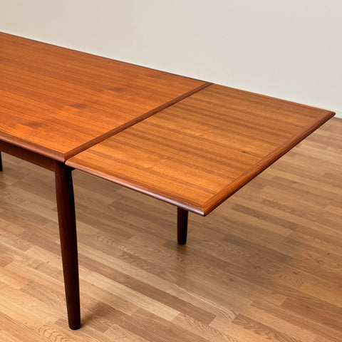 PRICE Dining table in teak, 1950s-60s, Denmark - Beyo Vintage