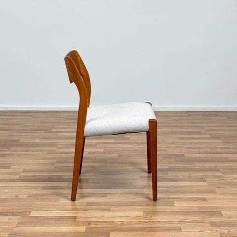 Set of 4 NIELS O. MØLLER , model '71', in oak, 1950s-60s, Denmark - Beyo Vintage