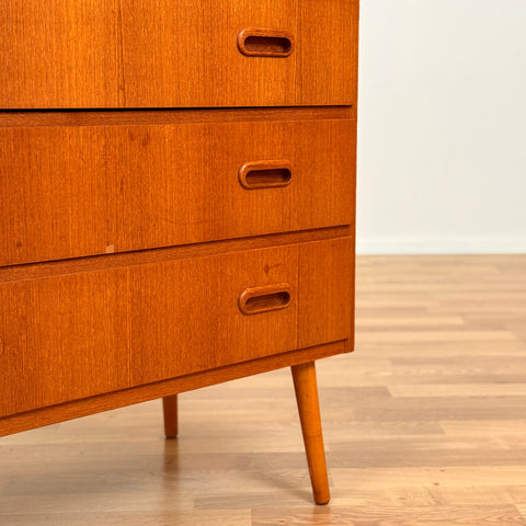 Chest of drawers in teak & beech