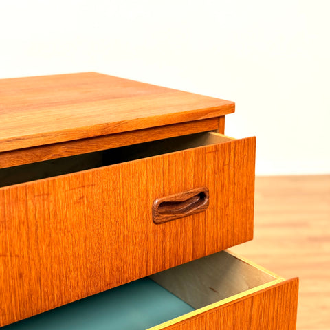 Chest of drawers in teak & beech