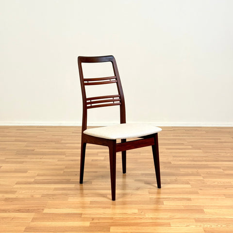 Set of 4 dining chairs in walnut by Svante Skogh from the Rosetto-series for Abrahamssons Möbelfabrik AB, 1950s-60s, Smålands Taberg in Sweden