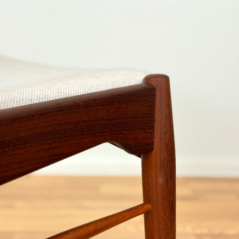 Set om 4 matstolar i teak av Ærthøj Jensen & Mølholm, 1950-60-tal, Danmark