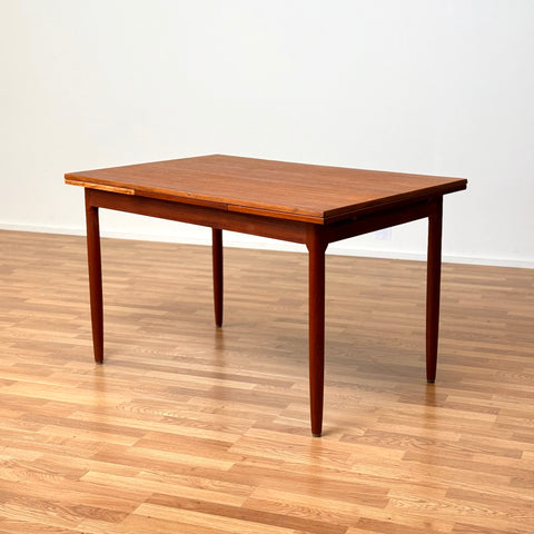 Dining table in teak, 1950s-60s, Denmark - Beyo Vintage