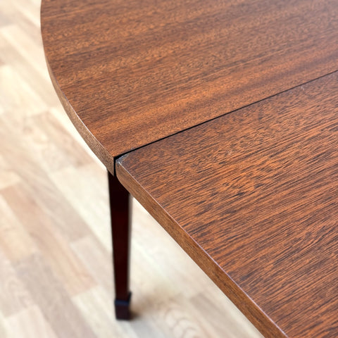 Round dining table with 1 ext in mahogany, 1950s-60s - Beyo Vintage