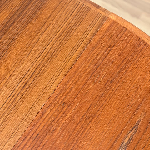Round dining table in teak, 1950s-60s, Denmark - Beyo Vintage