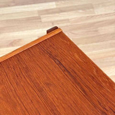 Side table in teak, 1950s-60s, Denmark - Beyo Vintage