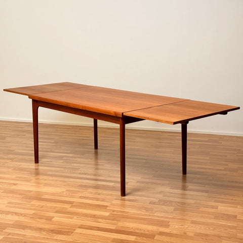 Dining table in teak by Henning Kjærnulf for Vejle furniture factory, 1950s-60s, Denmark