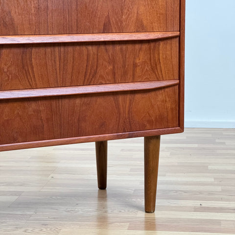 Teak chest of drawers, Denmark, 1950s-60s. - Beyo Vintage