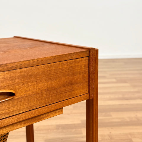 PRICE Side table in teak, 1950s-60s, Denmark - Beyo Vintage