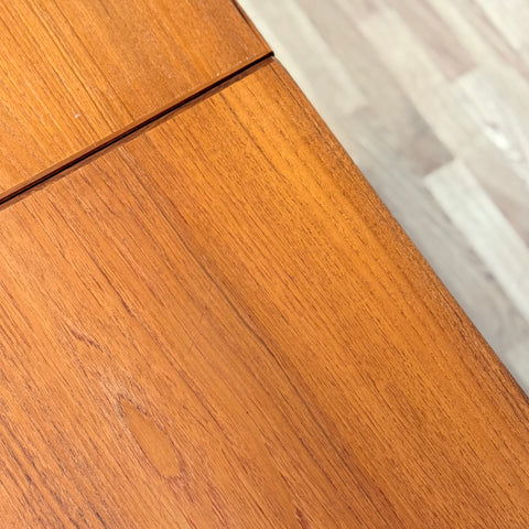 PRICE Dining table in teak, 1950s-60s, Denmark - Beyo Vintage