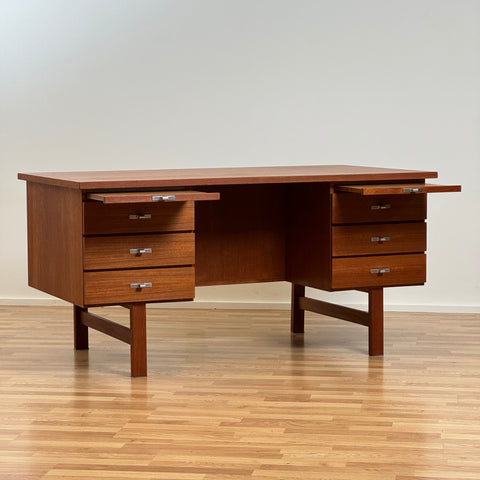 Writing desk in teak, Denmark, 1950-60s. - Beyo Vintage