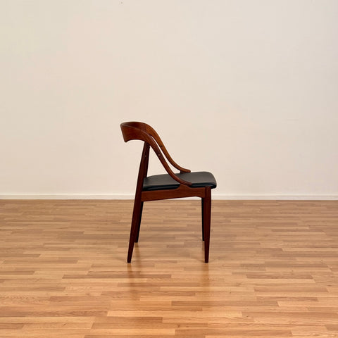 Set om 4 matstolar i teak av Johannes Andersen för Uldum, 1950-60-tal, Danmark