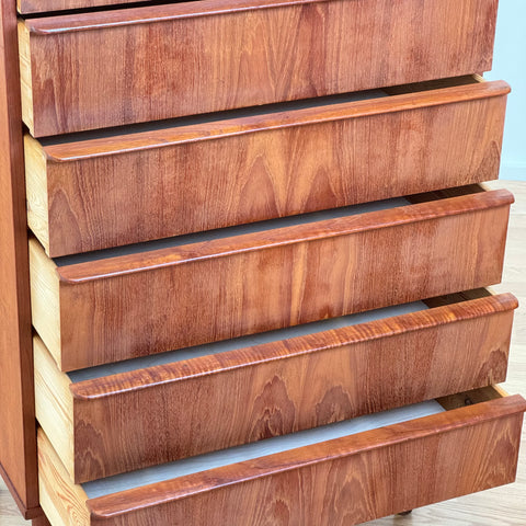 Danish teak chest of drawers, 1950-60s. - Beyo Vintage