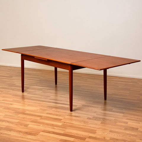 Dining table in teak, 1950s-60s, Denmark - Beyo Vintage
