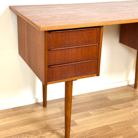 Small writing desk in teak, 1950s-60s, Denmark - Beyo Vintage
