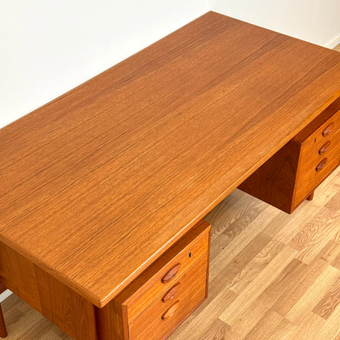 Writing desk "FM60" in teak by Kai Kristiansen for Feldballes Møbelfabrik, 1950s-60s, Denmark - Beyo Vintage