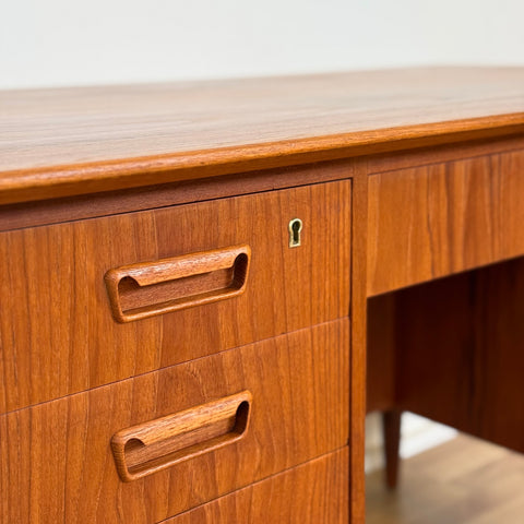 PRICE Writing desk in teak, 1950s-60s, Denmark - Beyo Vintage