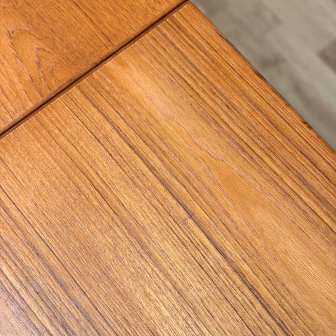 PRICE Dining table in teak, 1950s-60s, Denmark - Beyo Vintage