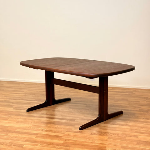 Oval dining table in mahogany by Skovby Møblefabrik, ca. 1980s, Denmark